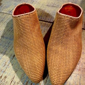 Aquitalia Fife Italian Mules Size 8.5